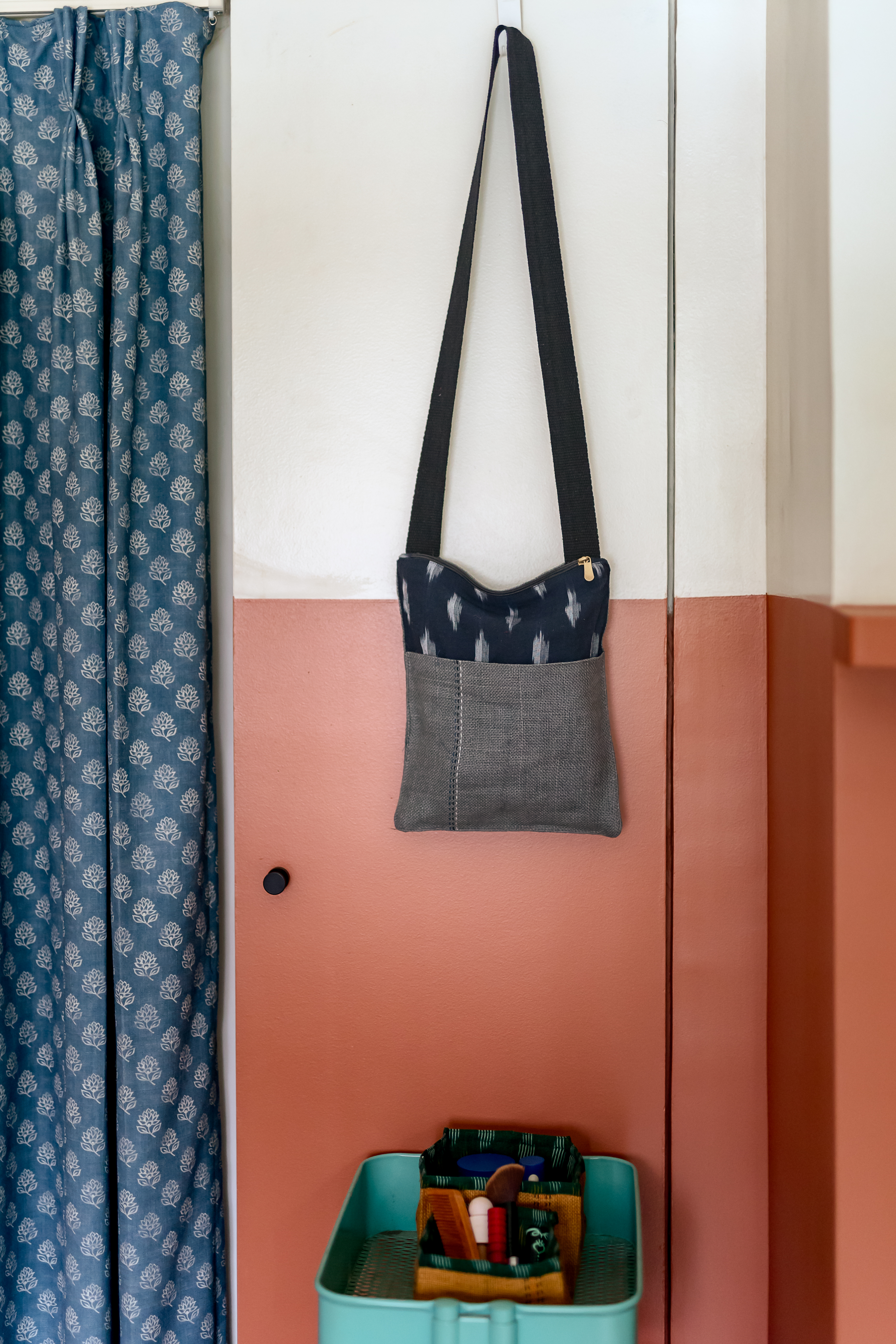 JHULI Zippered Medium Cross Body - Image 3